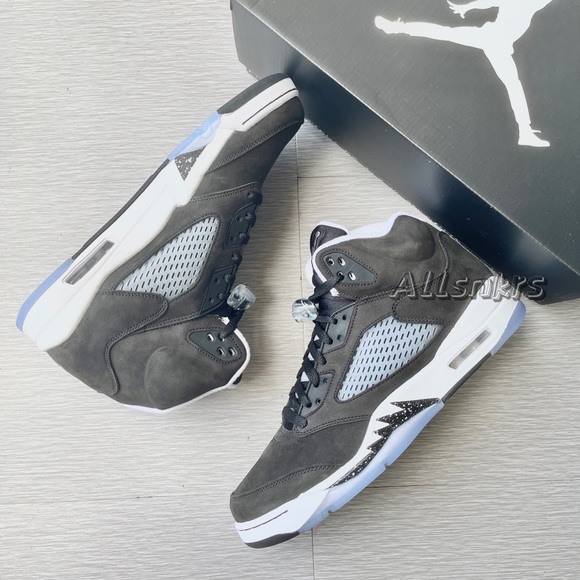 Air Jordan 5 Retro Moonlight Oreo Men’s Black Light Blue White - Picture 2 of 4